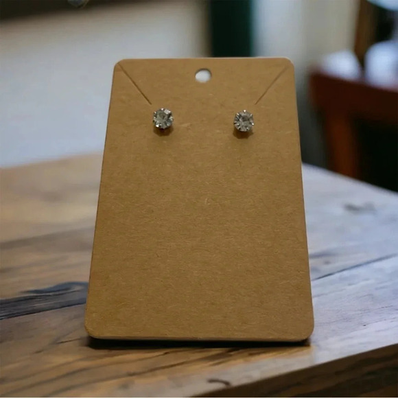 Clear Rhinestone Elegant Stud Earrings - Picture 4 of 5